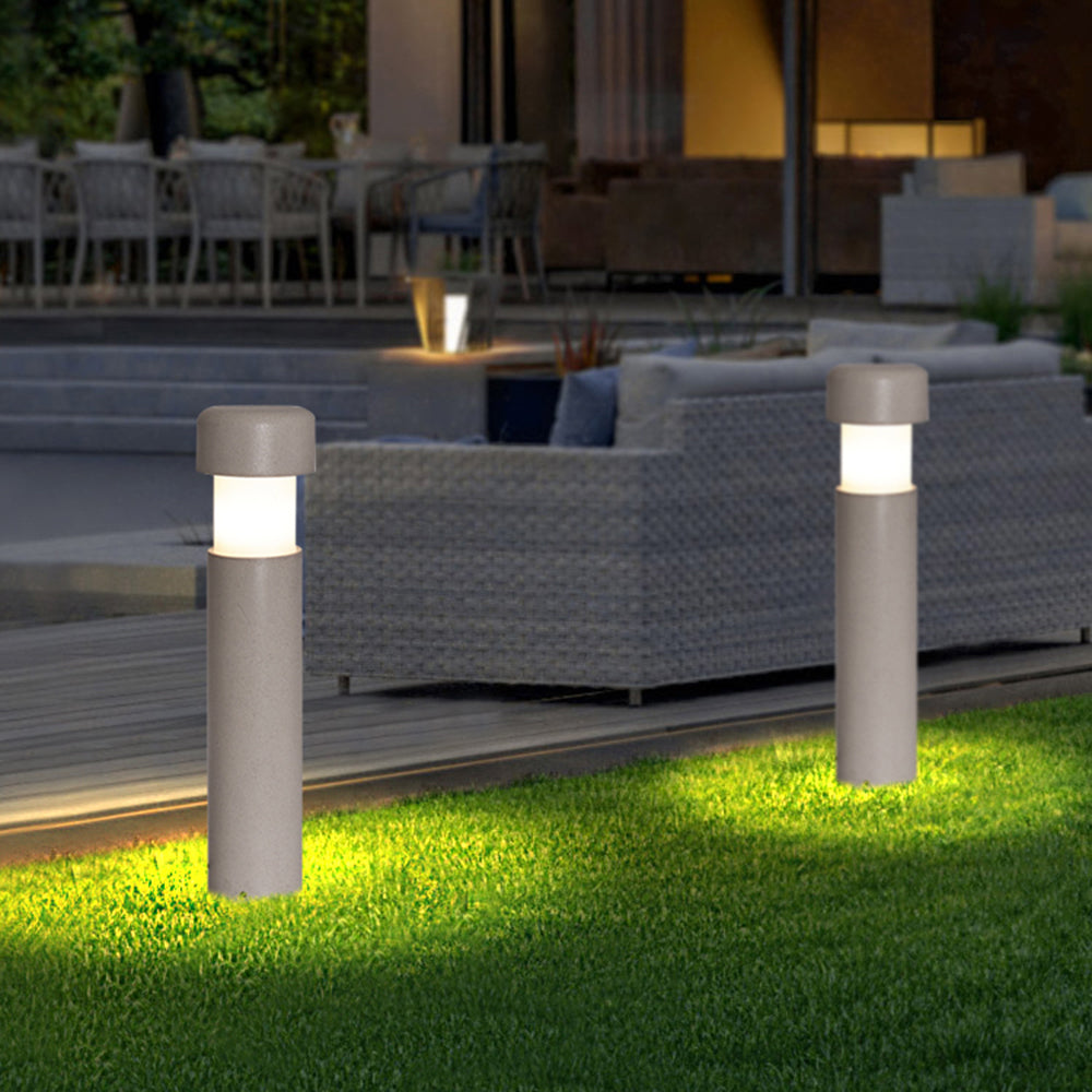 Borne cylindrique en métal et pierre grise à bandeau lumineux — Pressoir