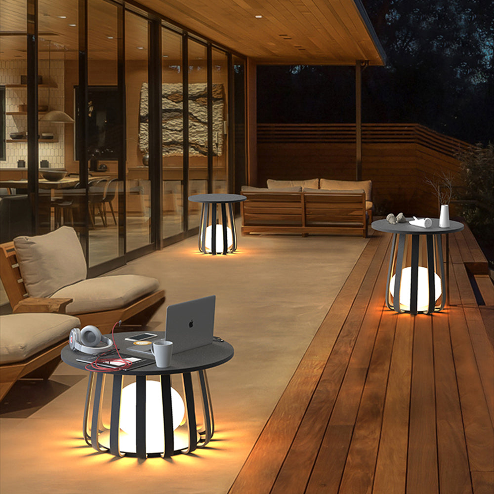 Table basse lumineuse d’extérieur à corps ajouré en métal — Réglisse