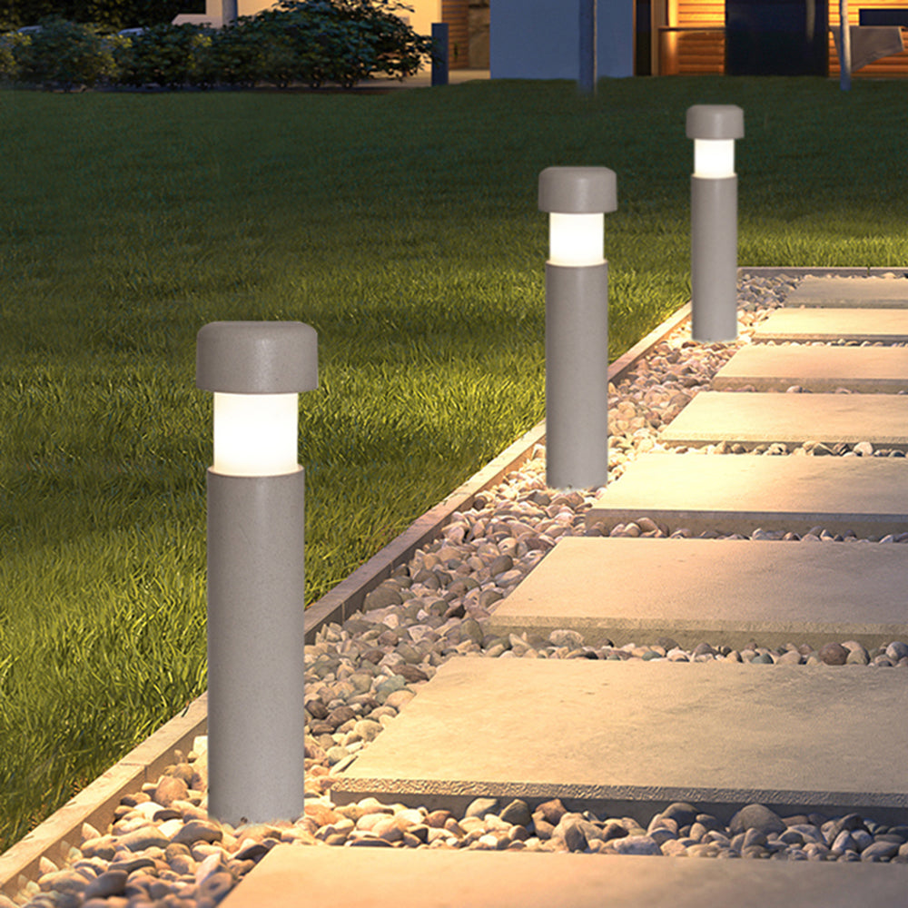 Borne cylindrique en métal et pierre grise à bandeau lumineux — Pressoir