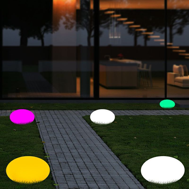Boule lumineuse d’extérieur aplatie en acrylique blanc — Sablière