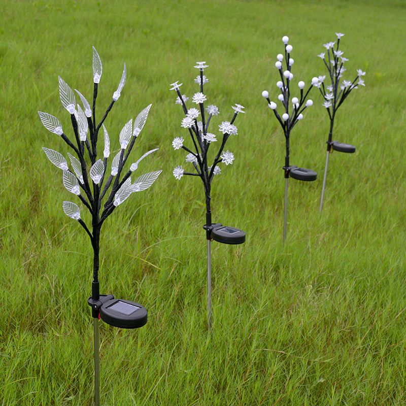 Borne solaire à piquer en forme d’arbuste à feuilles lumineuses — Pinède