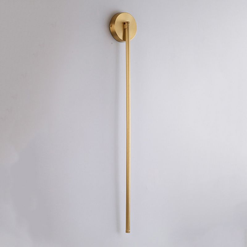 Applique murale LED en fine baguette verticale dorée — Lamier