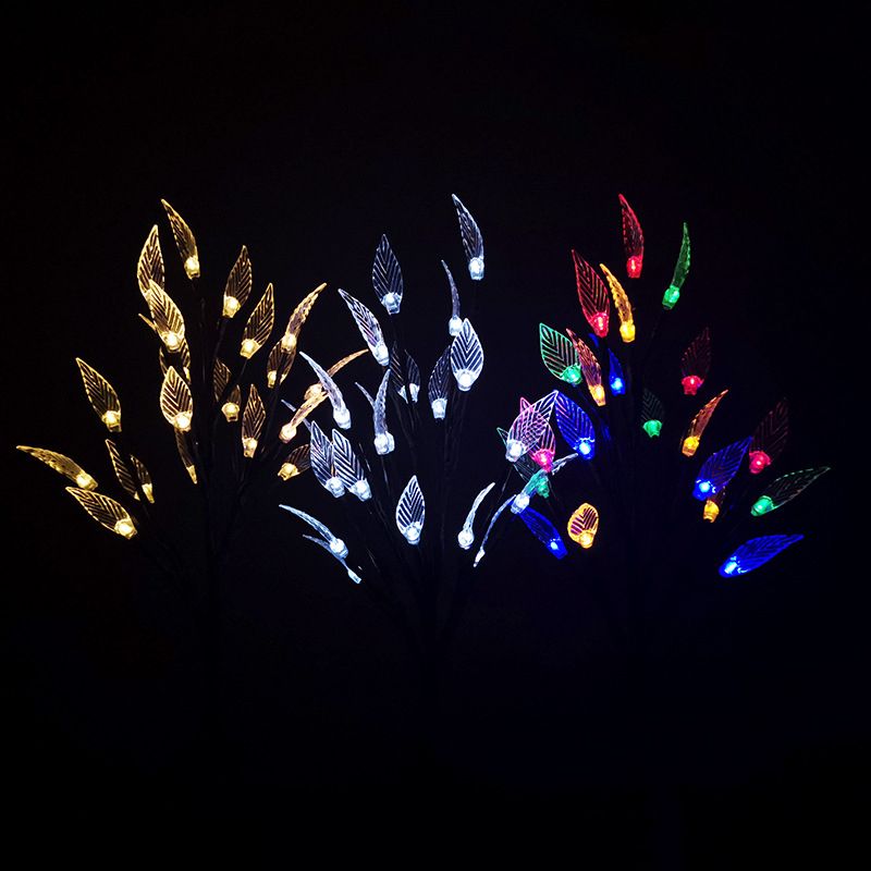 Borne solaire à piquer en forme d’arbuste à feuilles lumineuses — Pinède