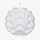 Suspension design ondulé blanc