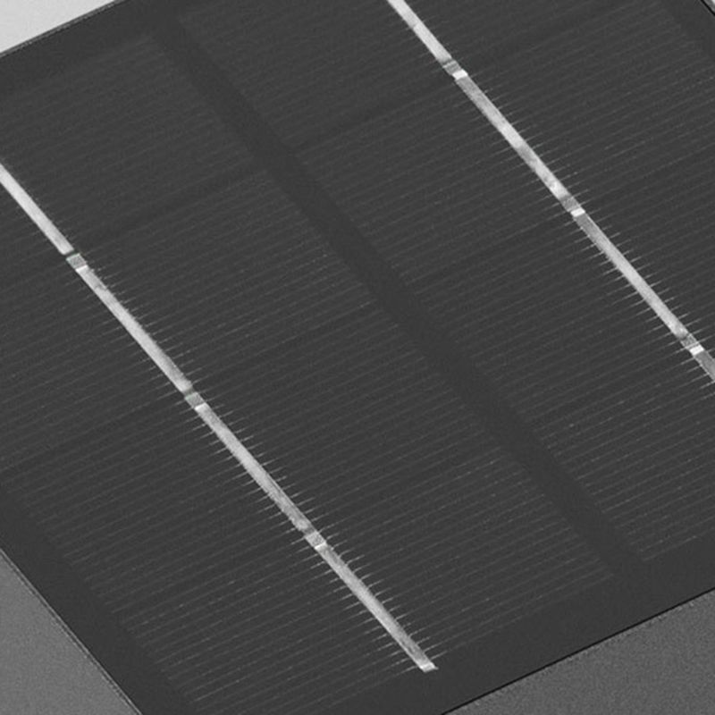 Borne de jardin carrée en métal noir à ouverture lumineuse — Orpin