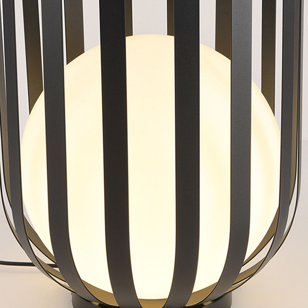 Lanterne de jardin en métal noir à cage évasée — Renoncule