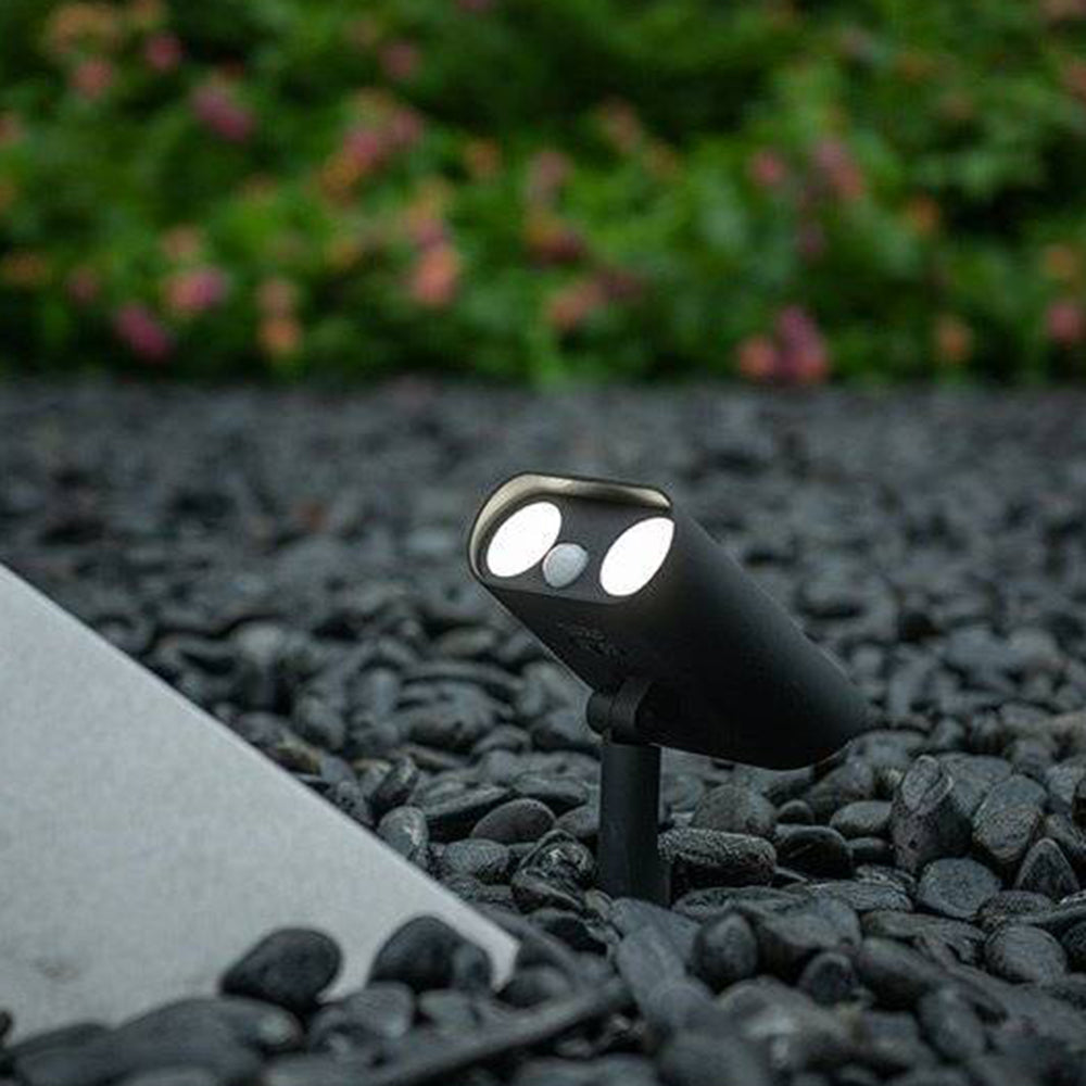 Projecteur tubulaire noir orientable à fixation murale — Spinelle