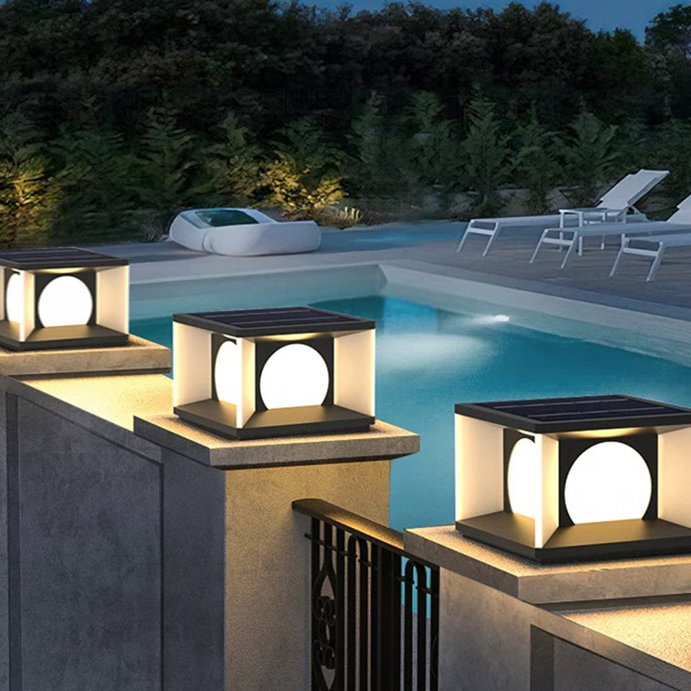 Borne cubique à hublot lumineux rond en métal noir — Sansonnet