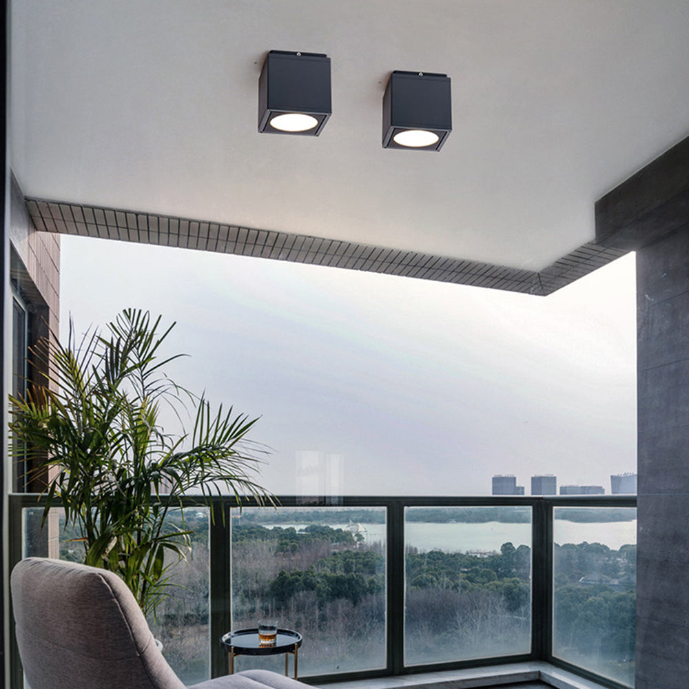 Plafonnier cube en métal gris et diffuseur rond en verre — Scabieuse