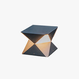 Lampe de sol géométrique en métal noir à facettes lumineuses — Radiance