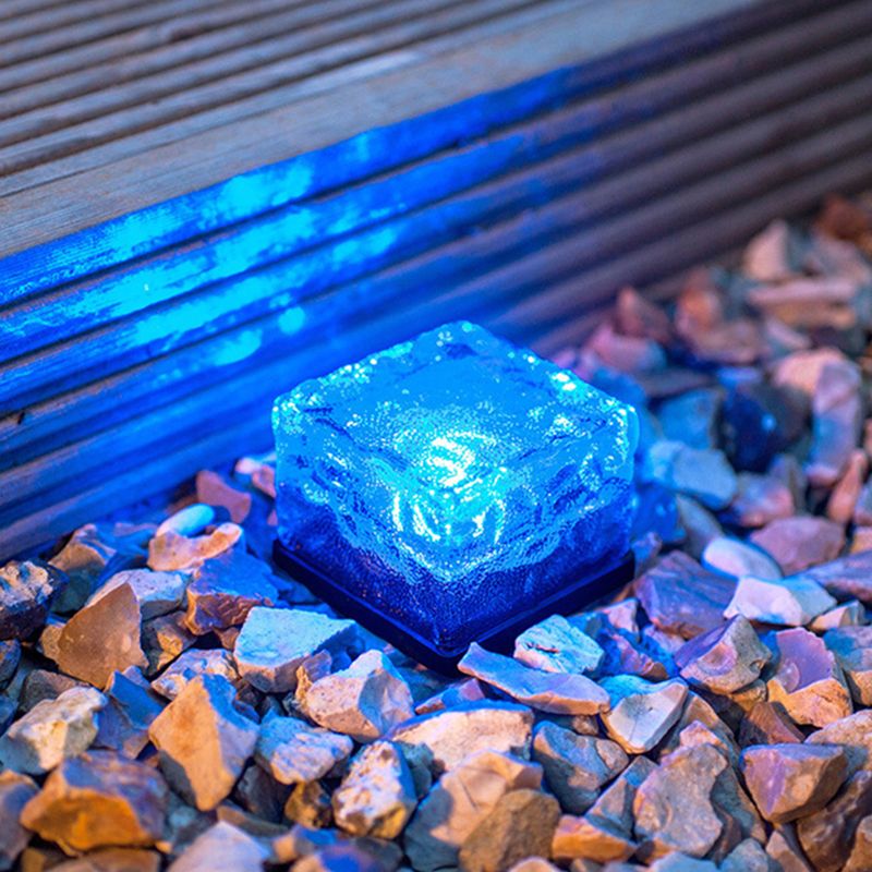 Pavé lumineux au sol en verre texturé effet glaçon — Poulie