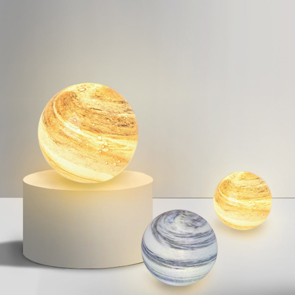 Boule lumineuse d'extérieur marbrée ambre ou bleue — Micocoulier