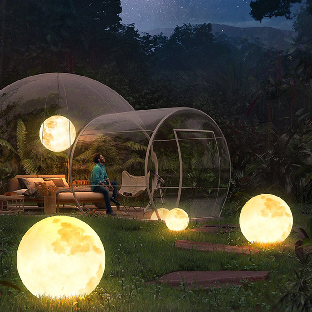 Suspension d’extérieur globe lune en résine dorée — Gentiane