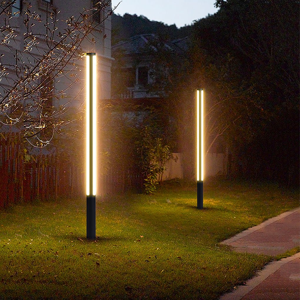Borne cylindrique en métal noir à bandeau lumineux vertical — Palombe
