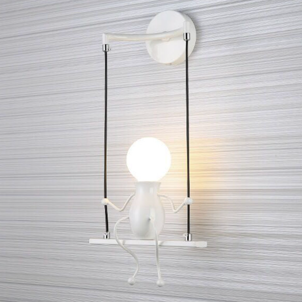 Applique murale LED bonhomme sur balançoire Decoration
