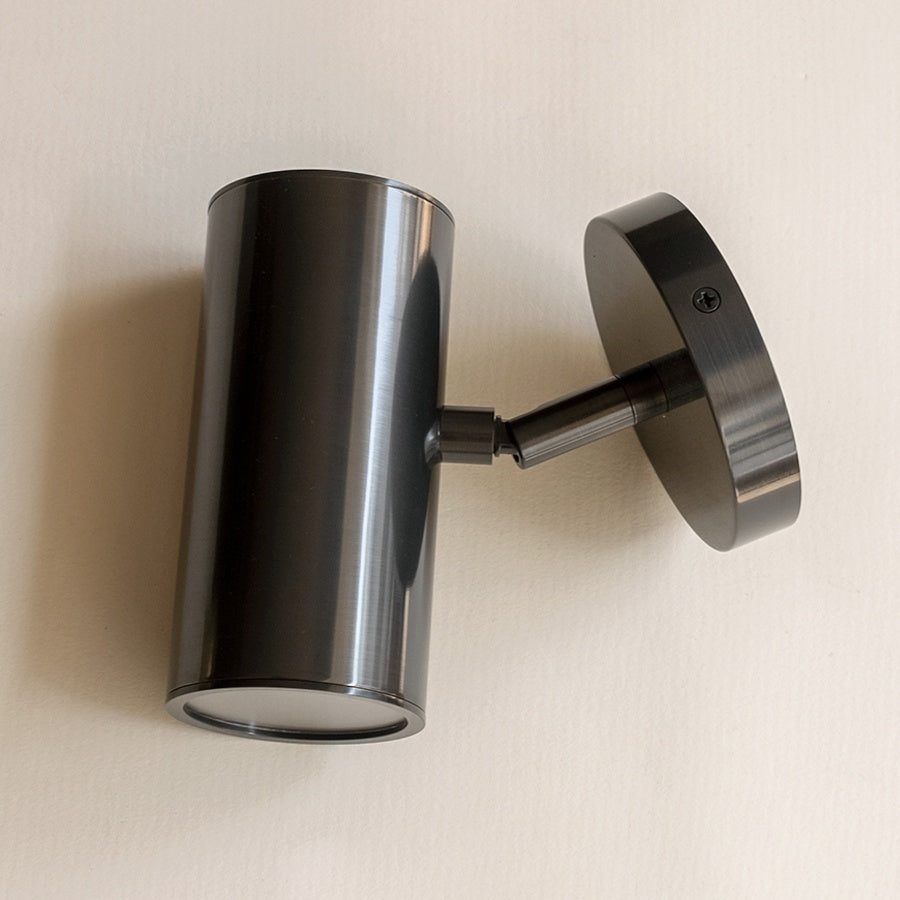 Applique murale spot cylindrique en laiton sur platine ronde — Marnière