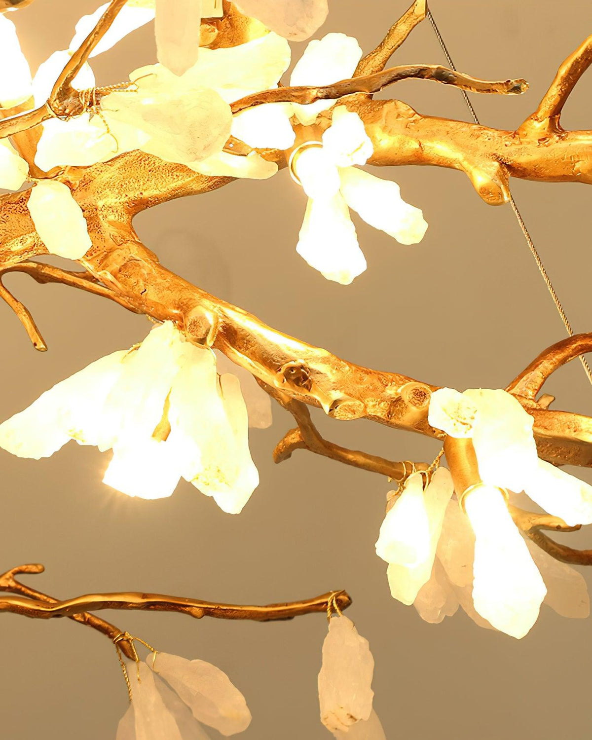 Lustre branche en laiton et pierre naturelle blanche — Menthol