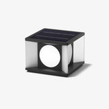 Borne d'extérieur cubique en métal noir à hublot lumineux — Malachite