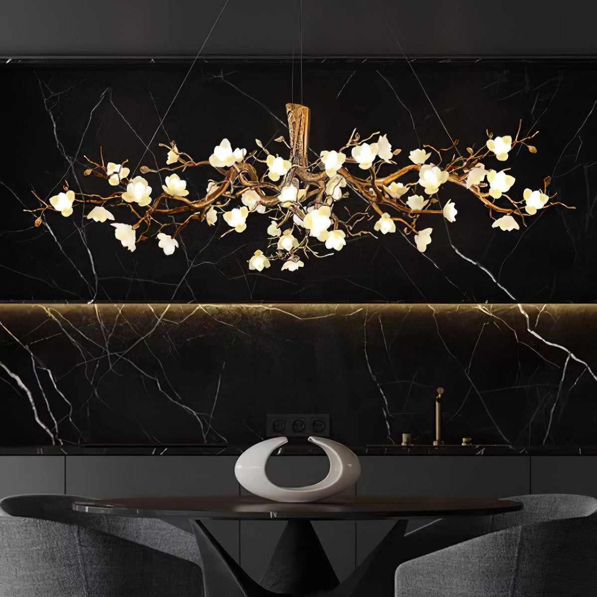 Lustre rond en laiton à branches fleuries en céramique — Grésil