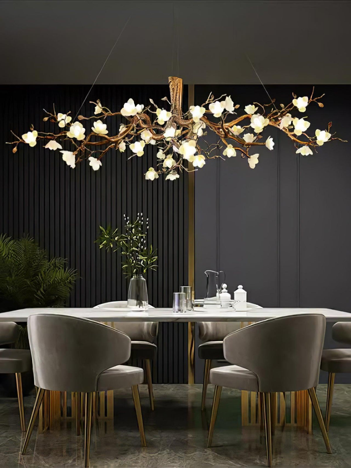 Lustre rond en laiton à branches fleuries en céramique — Grésil