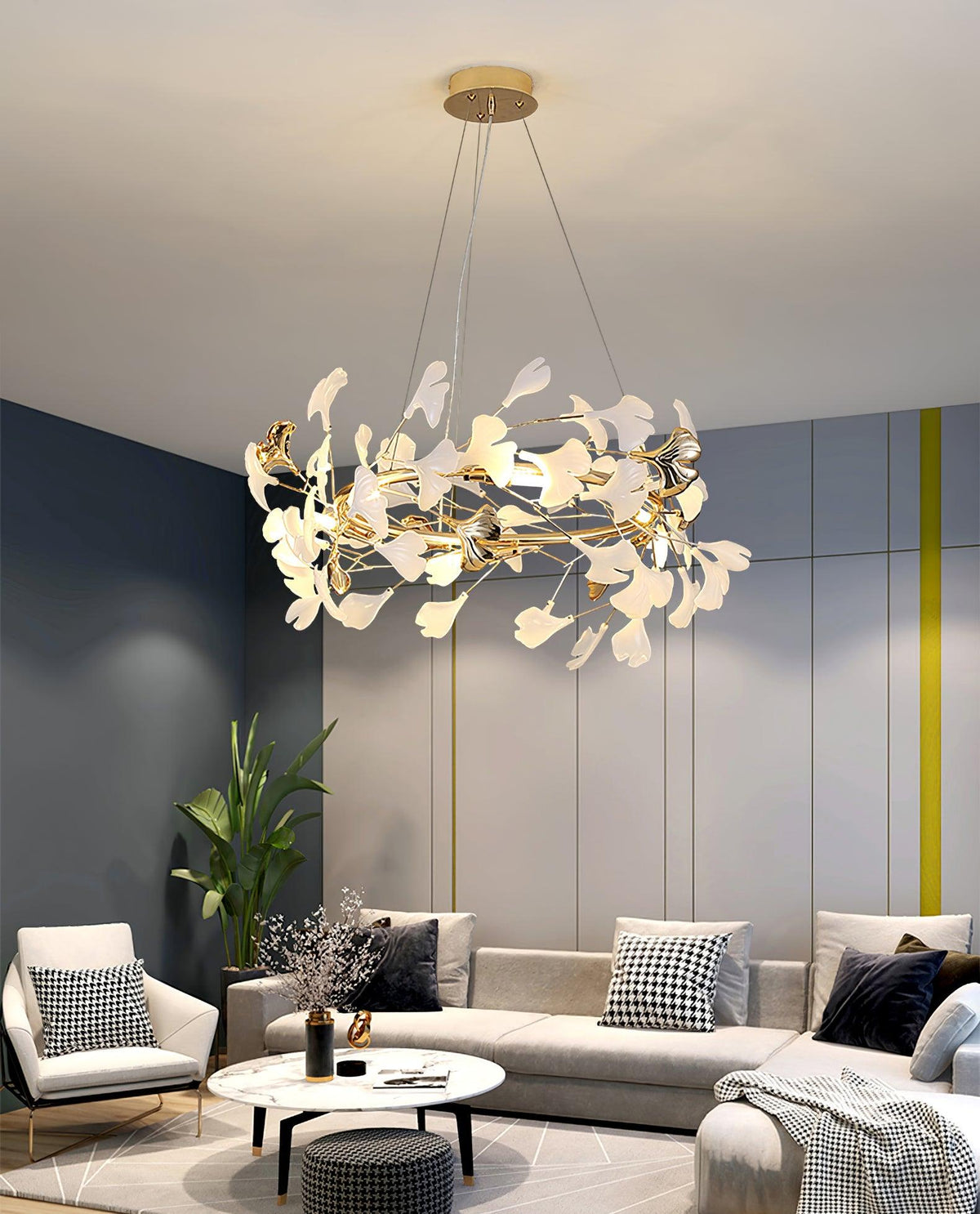 Lustre circulaire à feuilles de céramique et branches dorées — Lavaret