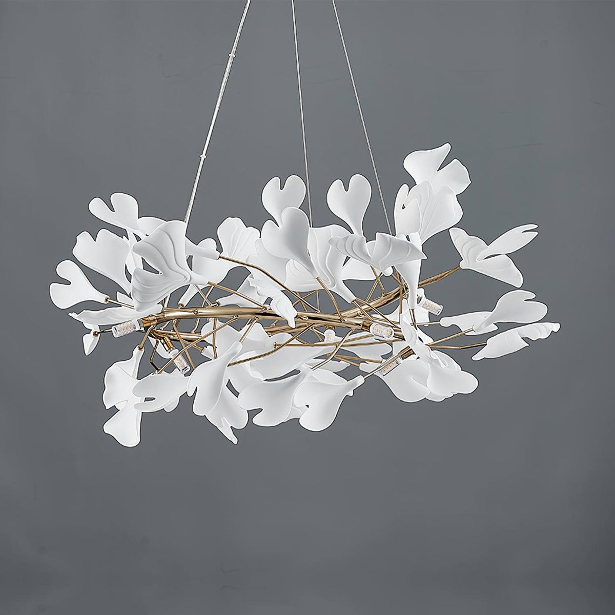 Lustre circulaire à feuilles de céramique et branches dorées — Lavaret