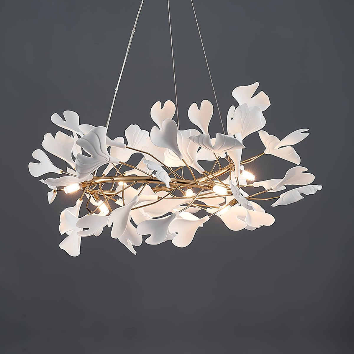 Lustre circulaire à feuilles de céramique et branches dorées — Lavaret