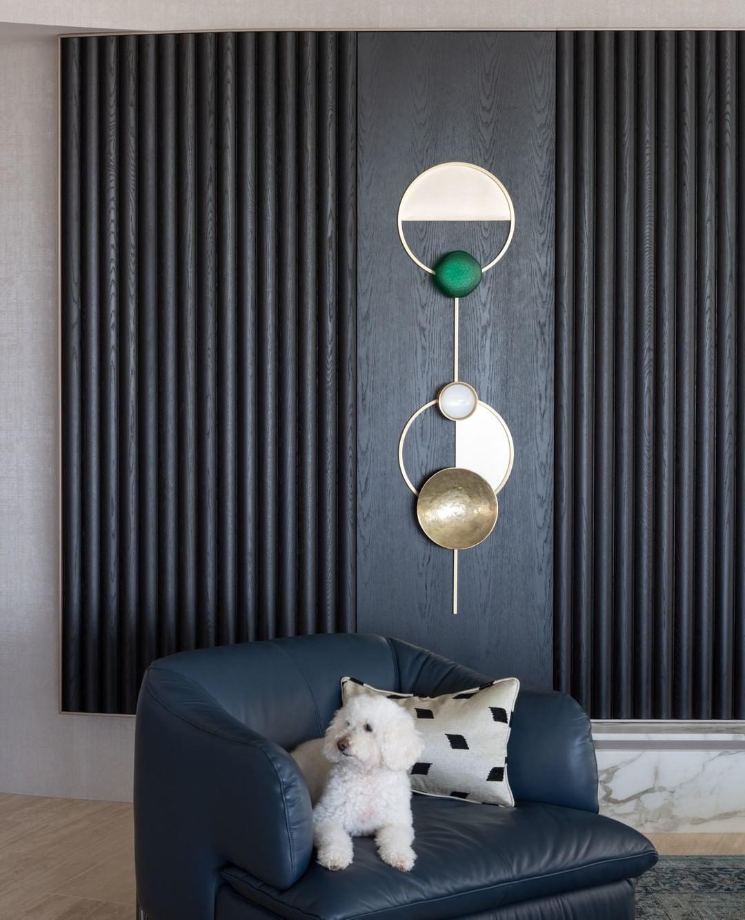 Applique disques en laiton et sphères de verre vert — Nacelle