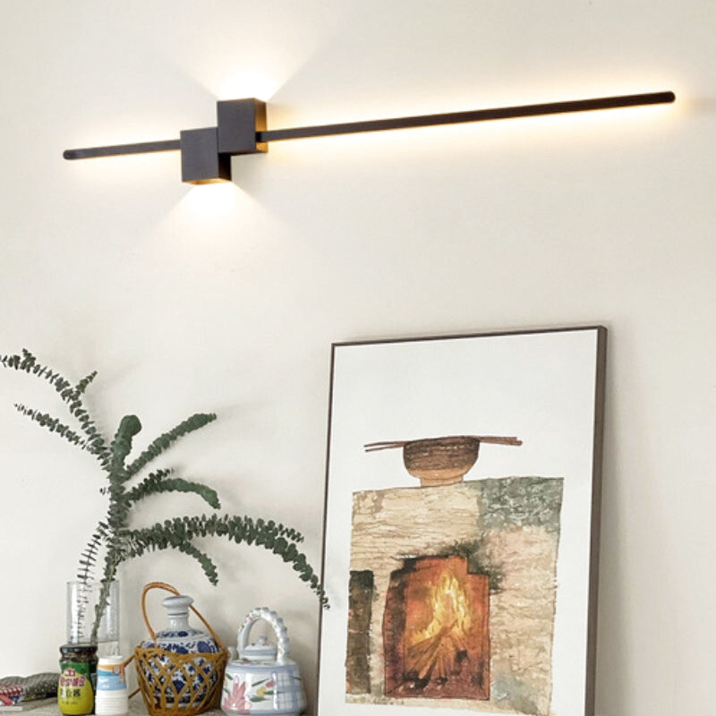 Applique murale LED en longue barre linéaire métallique — Bergeronnette