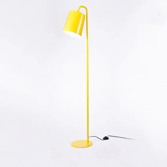 lampadaire décoratif style nordique pour intérieur élégant