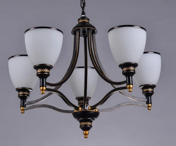 lustre classique en fer et verre pour décoration intérieure