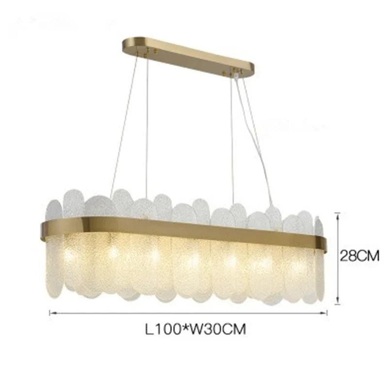 lustre ovale en métal doré avec abat-jour en verre suspendu