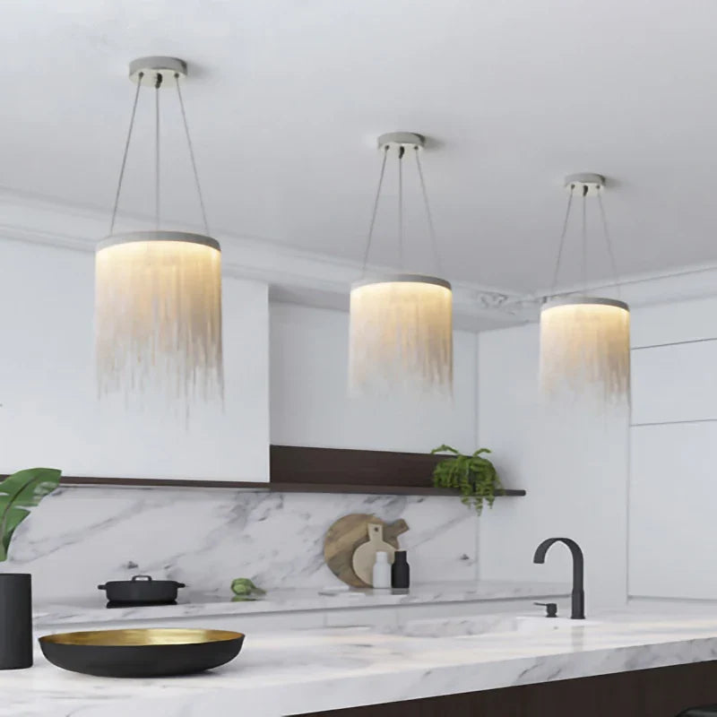 lustre moderne en aluminium avec pampilles rondes et éclairage led