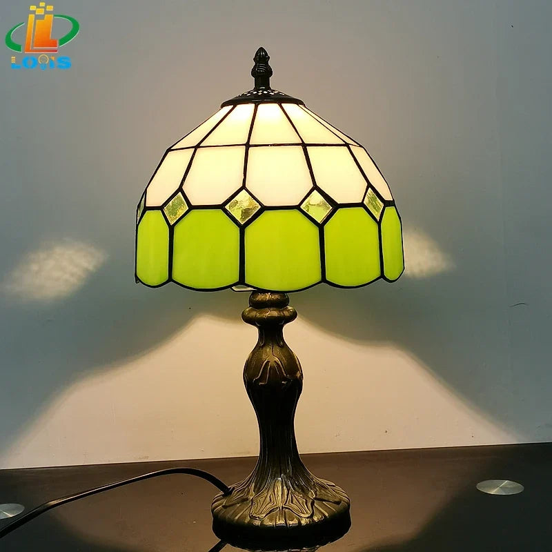 lampe à poser vitrail style tiffany pour décoration intérieure