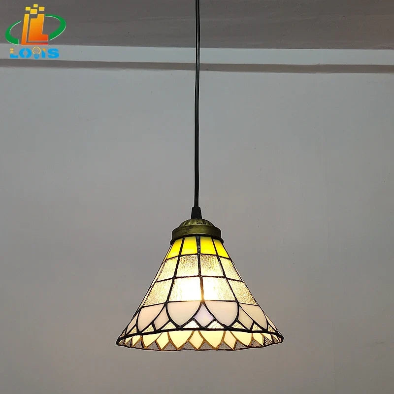 lustre en verre style tiffany pour décoration intérieure élégante
