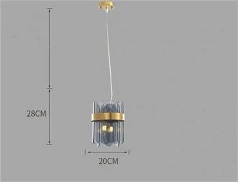 lustre ovale en métal doré avec abat-jour en verre suspendu