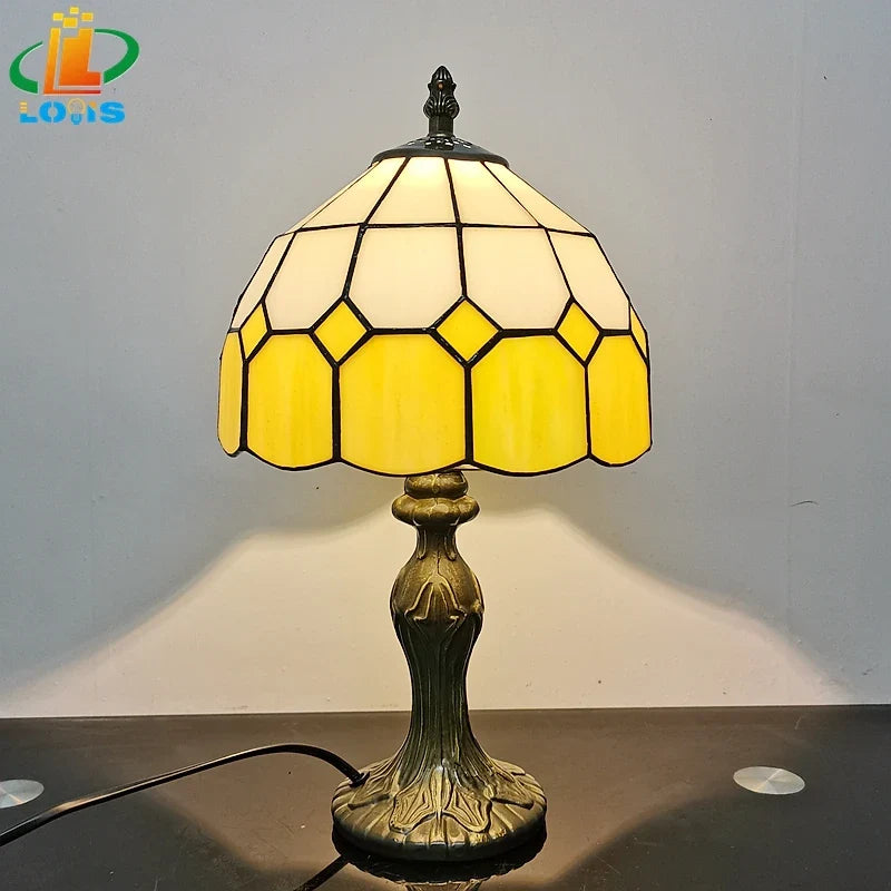 lampe à poser vitrail style tiffany pour décoration intérieure