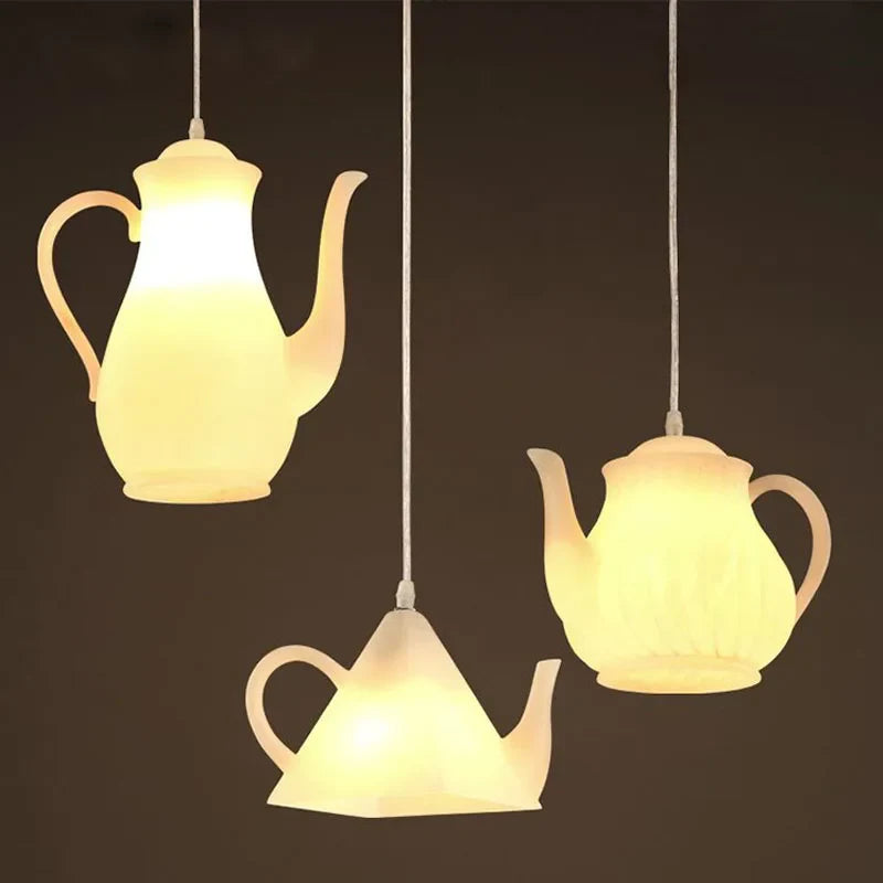 Suspension en résine avec tasse de thé et théière