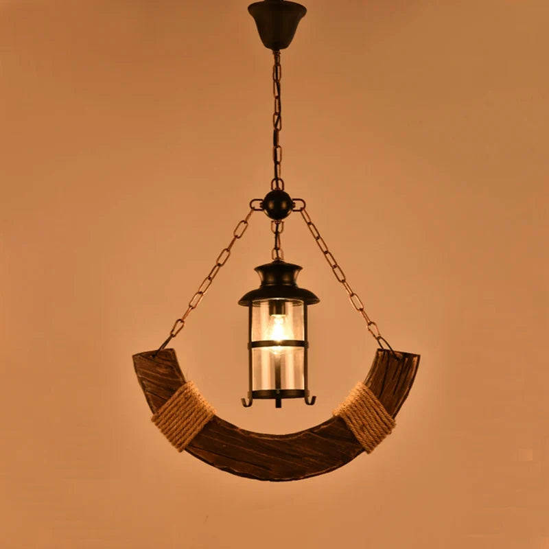 lustre rétro en bois pour ambiance campagne et nostalgique