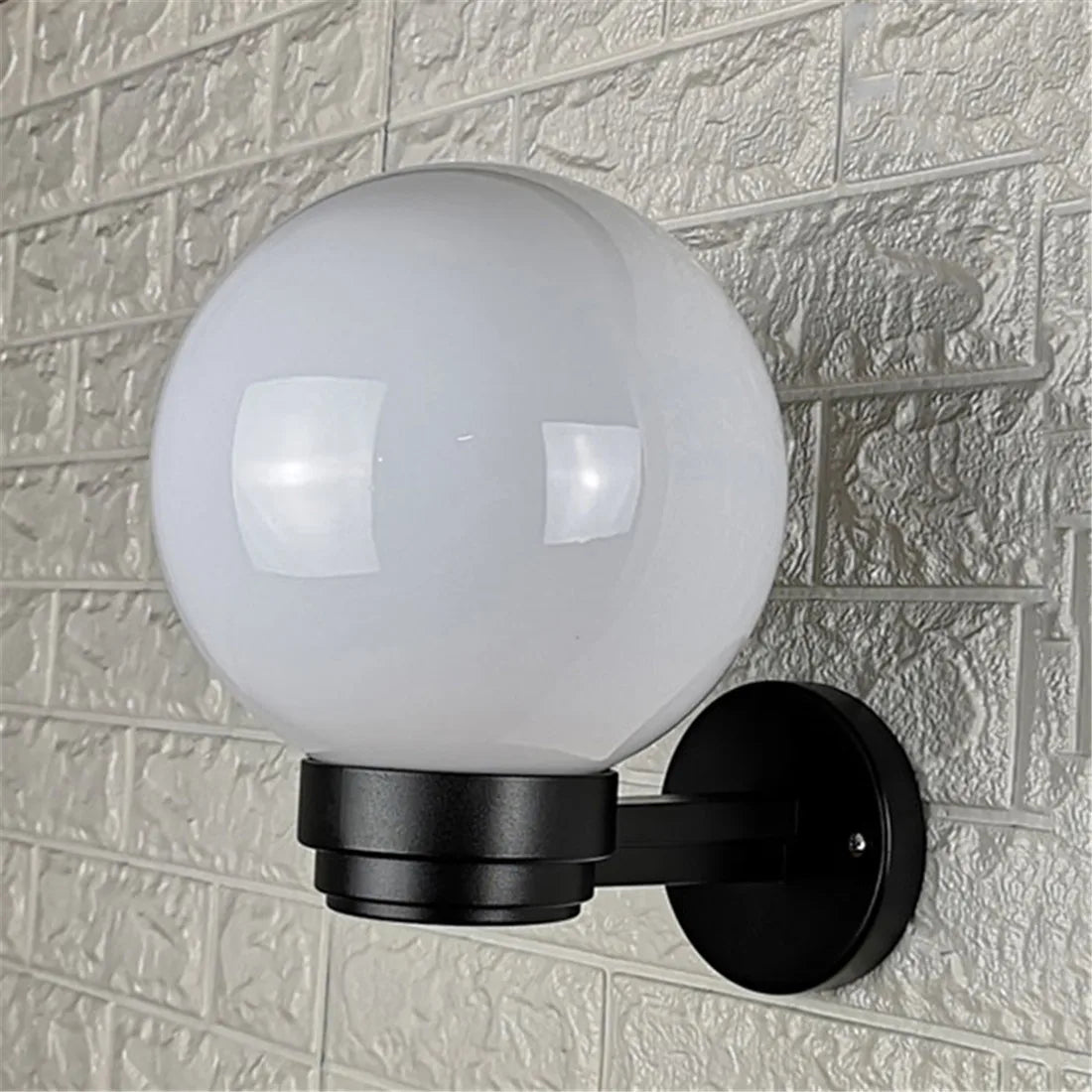 Applique murale intérieure et extérieure avec abat-jour globe en acrylique blanc ou transparent