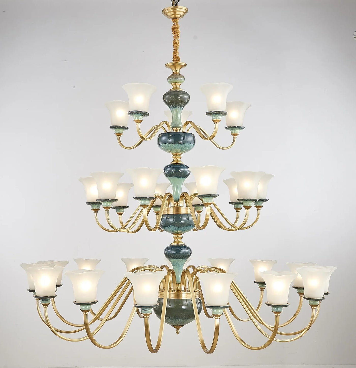 lustre en céramique et cuivre pour une ambiance moderne et simple