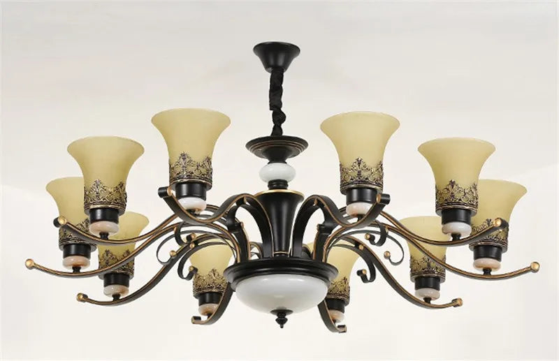 lustre vintage en métal noir avec abat-jour en verre dépoli
