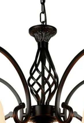 lustre traditionnel avec abat-jour en verre et métal