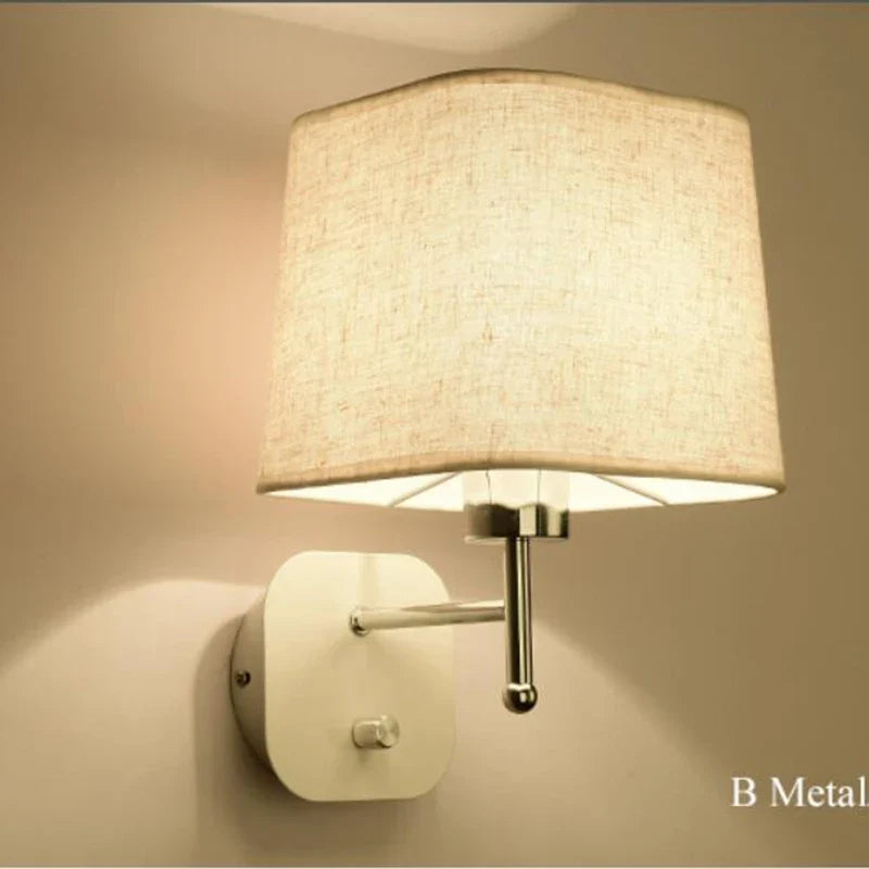 Applique murale LED avec abat-jour en tissu et liseuse