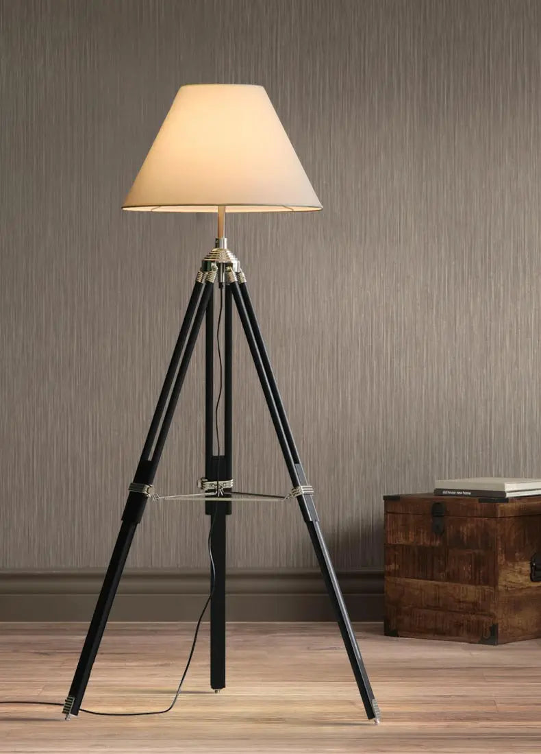 lampe à poser en bois massif style industriel créatif