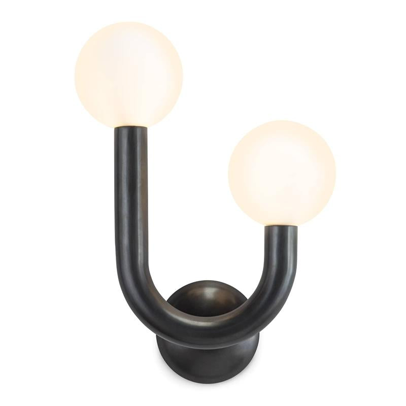 Applique murale à deux globes en verre opalin sur bras courbé — Véronique