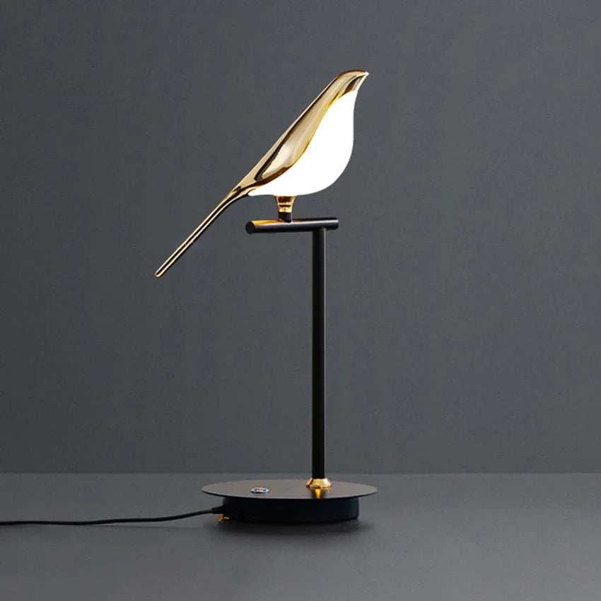 design lampe de table LED placage postmoderne or oiseau alliage acrylique lampe de bureau pour chambre étude salle salon lampadaire