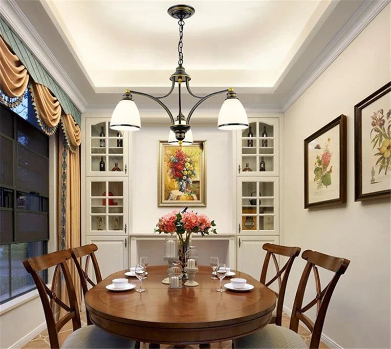 lustre classique en fer et verre pour décoration intérieure