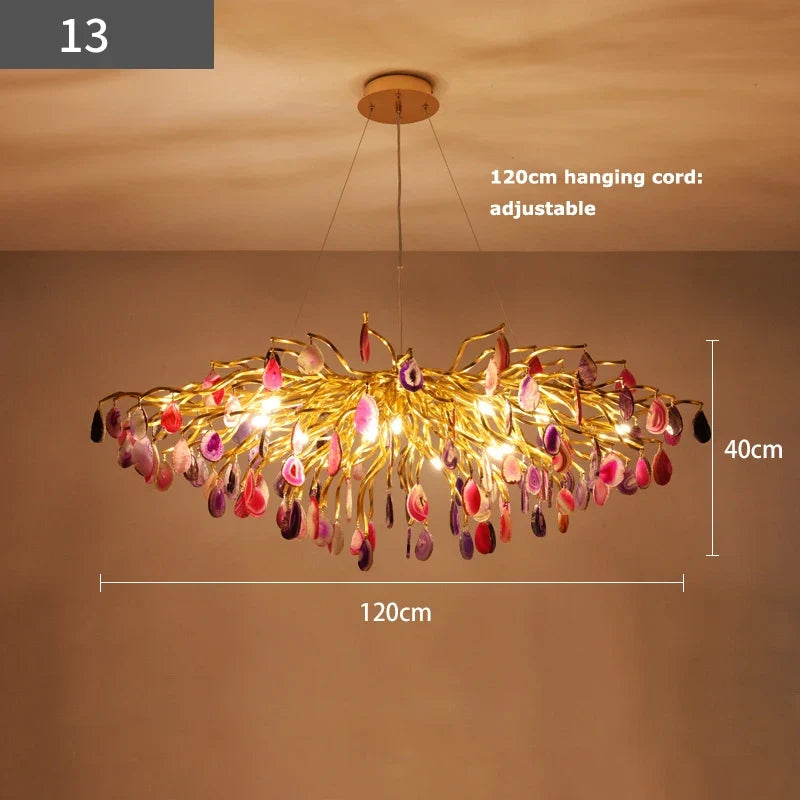 lustre design art déco en agate colorée pour intérieur élégant