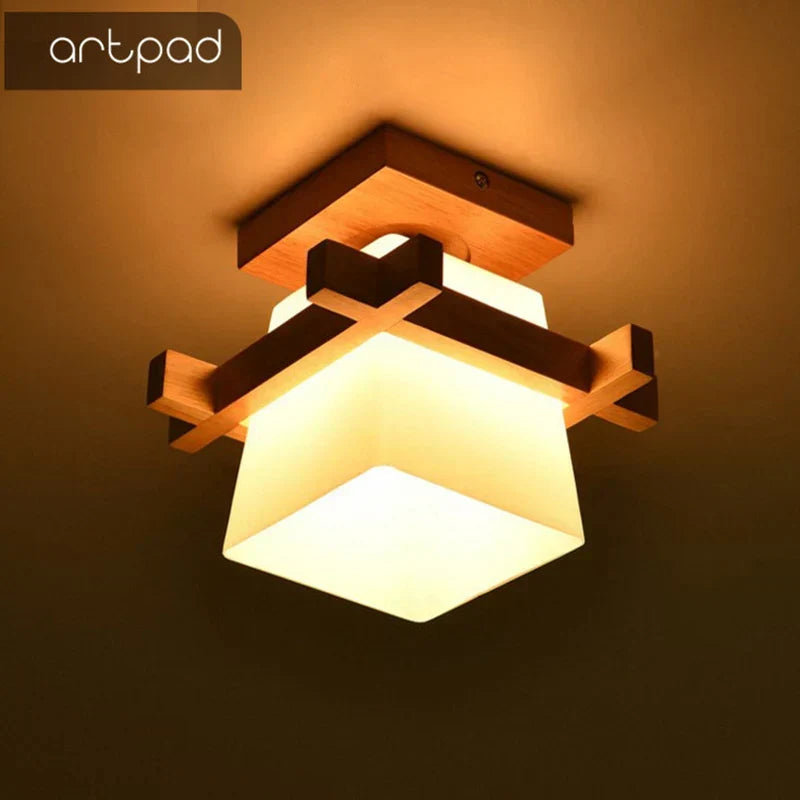Suspension à monture en bois et cube de verre blanc — Brande